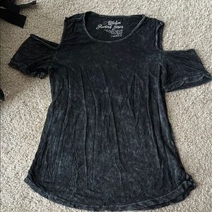 Affliction Cut Out Short Sleeve Tee. Black/greenish color aww photos  buckle